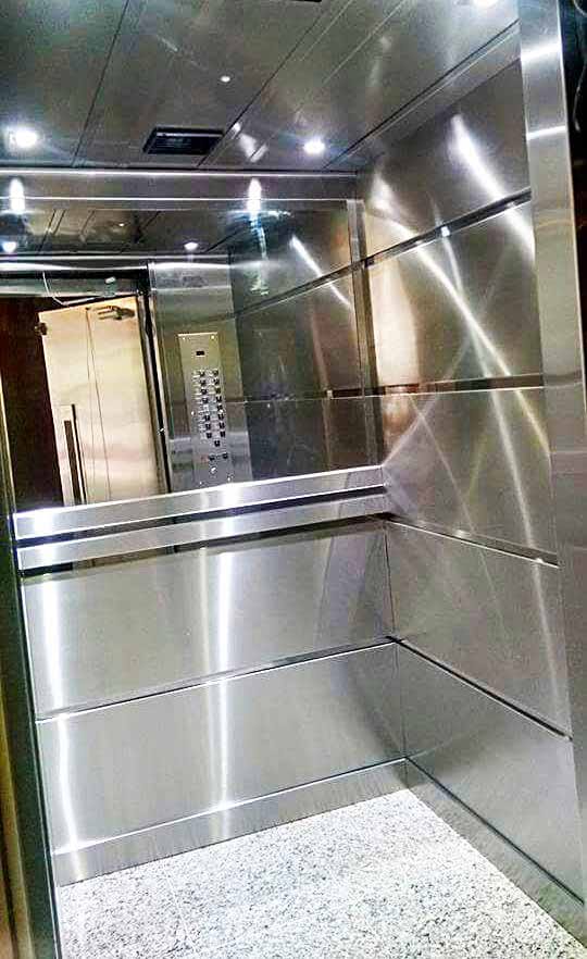 Cabina EDE 03 Horizont com inox modulado instalado horizontalmente