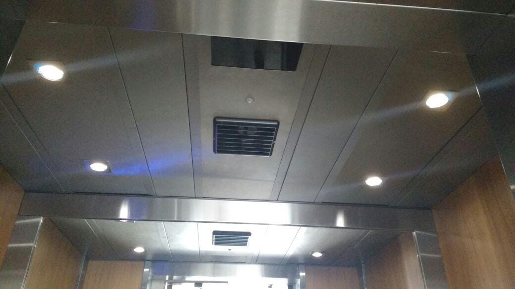 Conjunto de ventilador com sensor de presença em cabina toda escovada