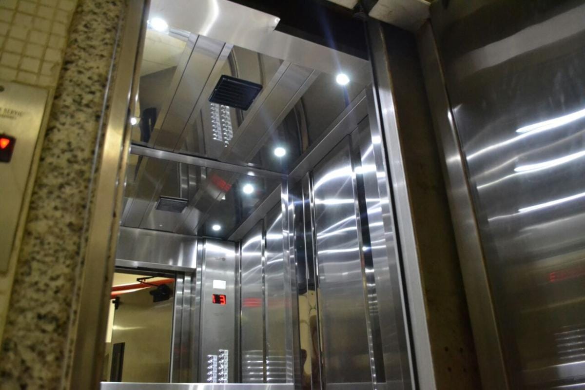 Ventilador de elevador com sensor de presença e iluminação LED
